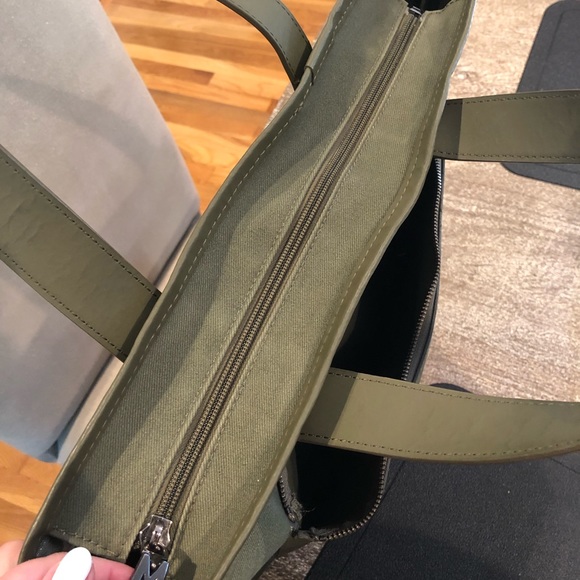 SOLD Marc Jacobs tote bag - Picture 7 of 8